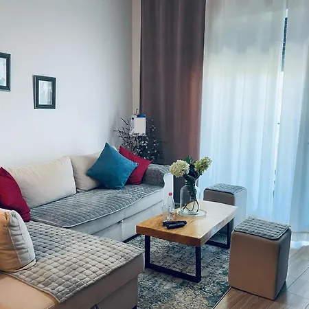 Ursa * Tirana